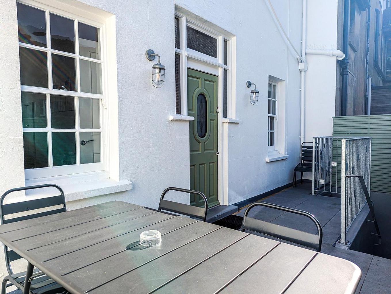 Marine Cottage - Parking - By Brighton Holiday Lets Buitenkant foto